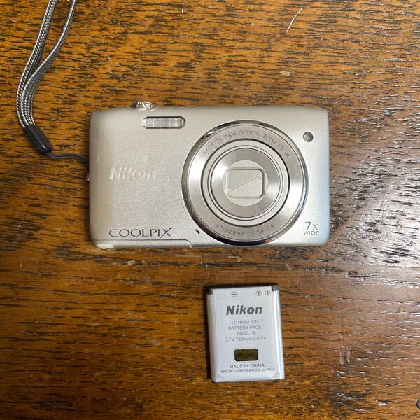 Nikon COOLPIX s3500デジタルカメラ バッテリー付き(充電器ナシ)