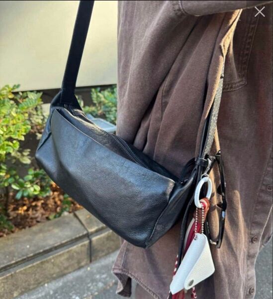 1000円お値下げ!タイムセール価格 未使用近 イアパピヨネ ear PAPILLONNER ショルダーバッグ
