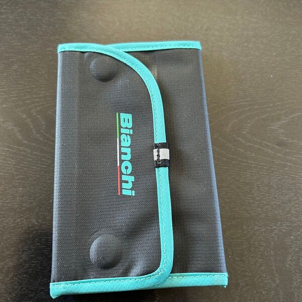 Bianchi ワレット黒×チェレステ 未使用に近い