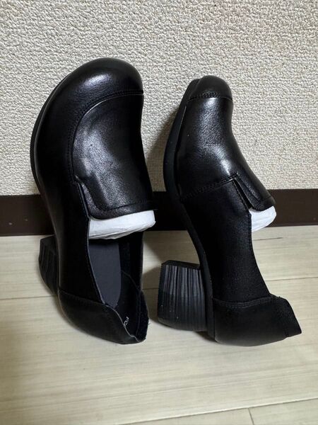 未使用品 パンプス レディース 歩きやすい ラウンドトウ ローヒール 5cm 幅広 本革 22.5cm