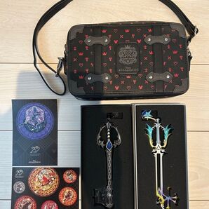 キングダムハーツ ディズニー アンバサダーホテル 限定 ショルダーバッグ & キーブレード 2種 & ポストカード 2種 セット