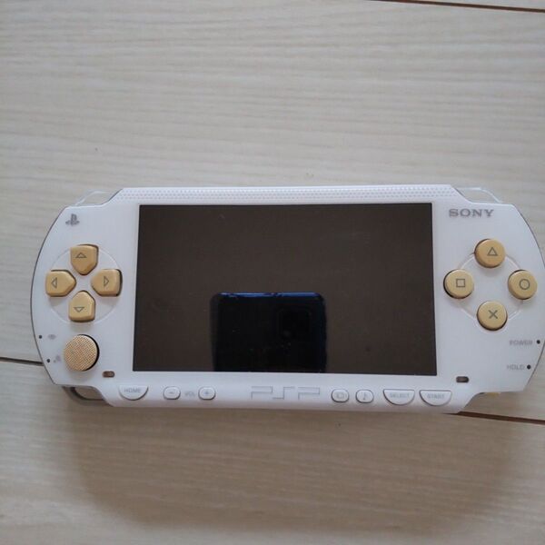 psp本体★白★ジャンク。通電確認済み