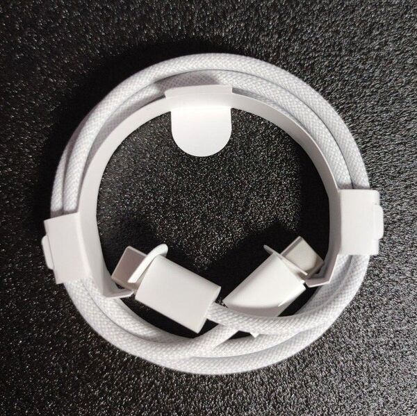 Apple編み込み式USB-C充電ケーブル(1m)60w型番:A2795 (MQKJ3FEA相当)