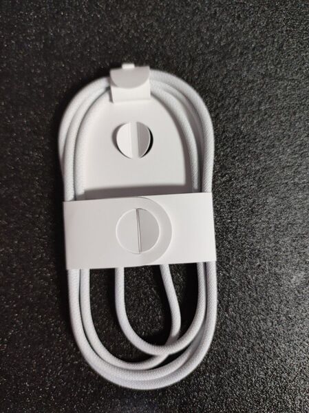 Apple編み込み式USB-C充電ケーブル(1m)60w型番:A2795 (MQKJ3FEA相当)