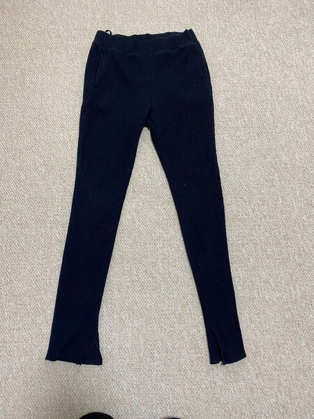 ユニクロスリット入りリブニットパンツ