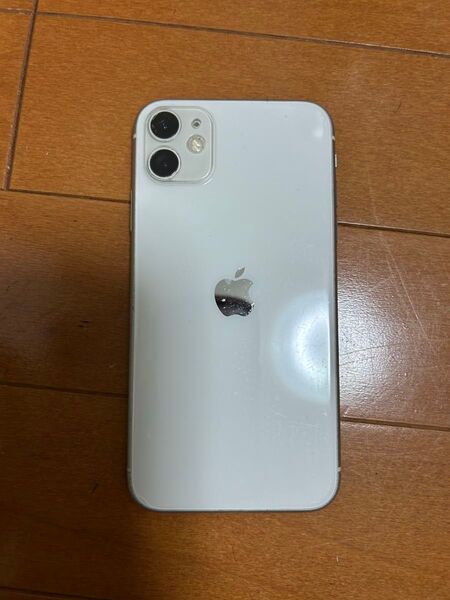 iPhone11 SIMフリー 64GB カラー白 画面、背面割れ無し 修復歴あり