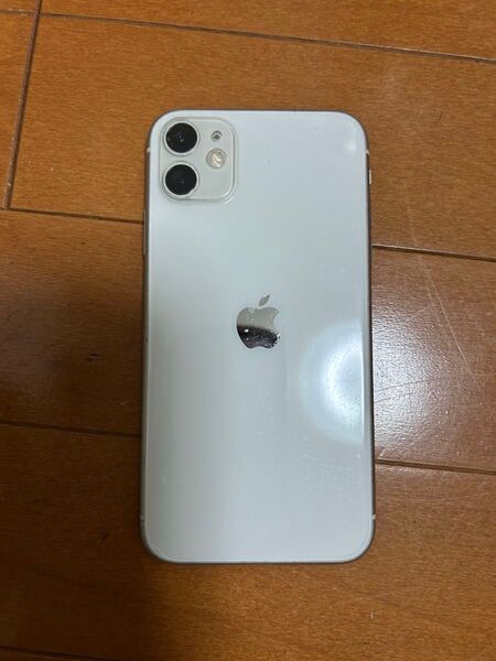 iphone11 SIMフリー 64GB カラー白 画面、背面割れ無し 修復歴有り