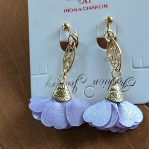 ハンドメイド、 フラワーモチーフイヤリング、パープル