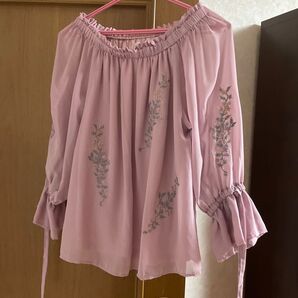 刺繍ブラウス