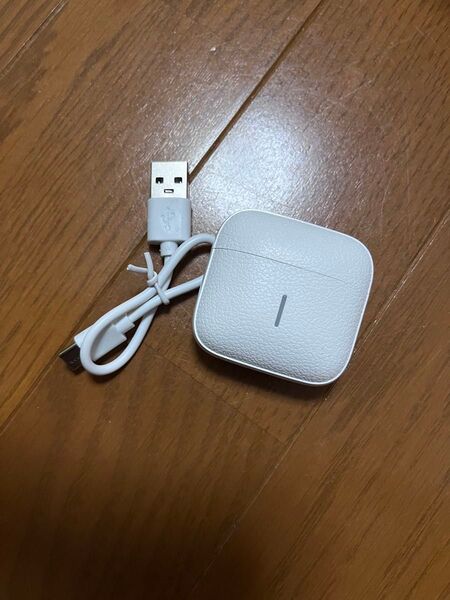 ワイヤレスイヤホンケース ホワイト