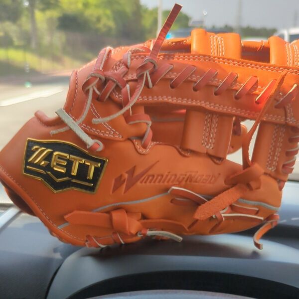 硬式ではなく軟式用です。ZETT WinningRoad 軟式野球グローブ