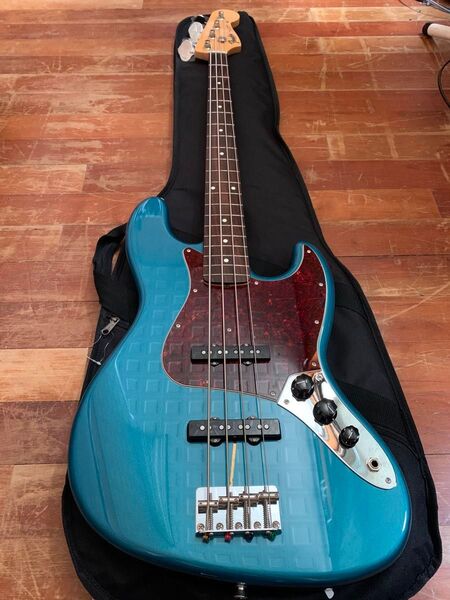 Fender Japan Traditional 60s Jazz Bass Rosewood Fingerboard