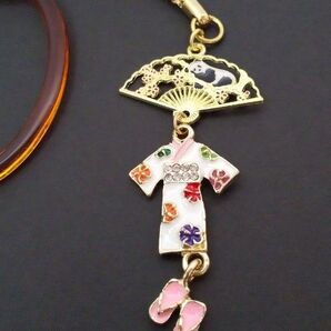 ハンドメイド キラキラかわいい下駄つき浴衣のチャームを使った帯飾りプレート付き/根付け/和装小物