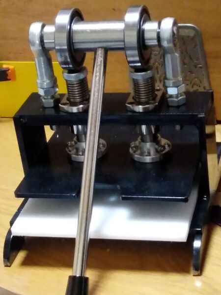 本日最終セール価格!革の型抜き ハンドプレス機 レザークラフト