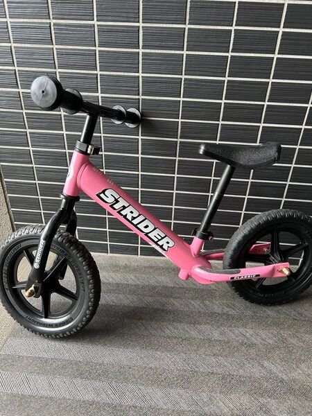 STRIDER ストライダー ピンク ペダルなし自転車
