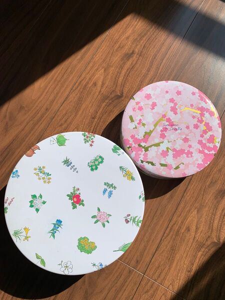 六花亭 ヨックモック ドゥーブルショコラ オゥ サクラ 桜 空き缶花柄円形缶