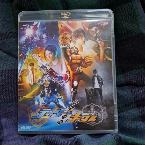 【国内盤ブルーレイ】 鎧武/ガイム外伝 仮面ライダーデューク/仮面ライダーナックル