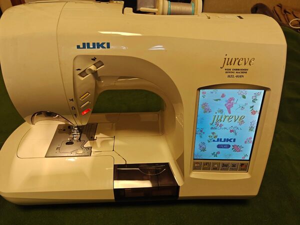 JUKI jureve HZL-010N 刺しゅうミシン 糸たて台・刺繍台付き