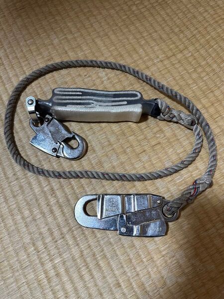 フルハーネス型ランヤード補助ロープ