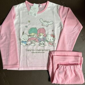 新品未使用 タグ付き サンリオ パジャマ 長袖 130 女の子 セットアップ