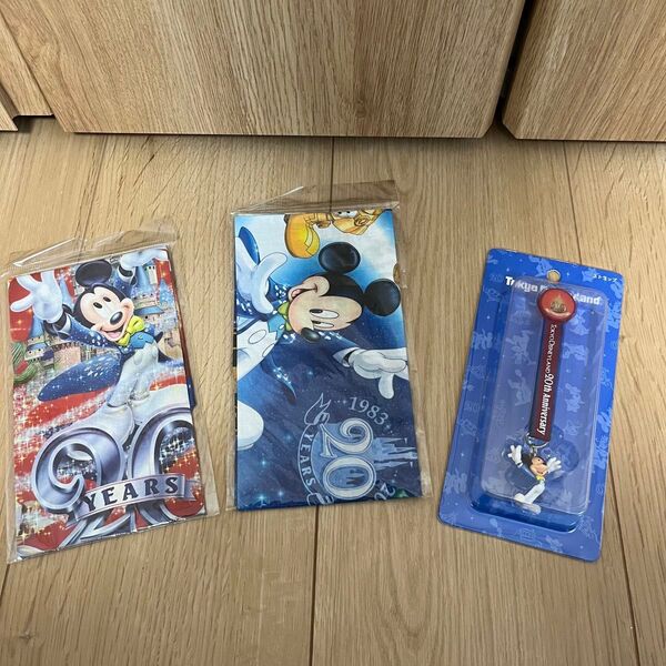 【新品未開封】東京ディズニーランド20周年記念 ハンカチ、ストラップ