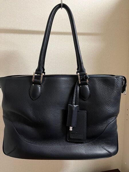 ペッレモルビタ レザーショルダートートバッグ