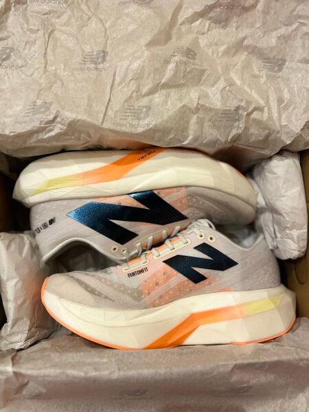 【美品】NB ニューバランス フューエルセル スーパーコンプエリート v4