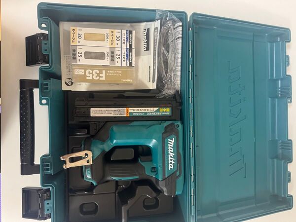 マキタ18v 35㎜充電式面木釘打 FN350DZK本体(新品) ケース+フィニッシュネイル(未使用)