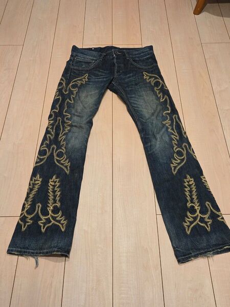 BUFFALO JEANS(バッファロージーンズ)デニムパンツ 刺繍 ゴールド ダメージ加工