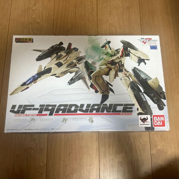 DX超合金 VF-19アドバンス マクロスF