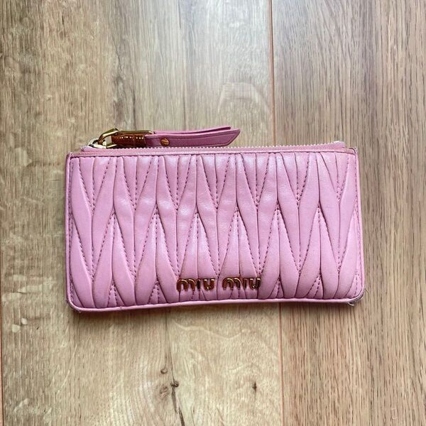 ミュウミュウ パスケース コインケース MIUMIU ミュウミュウ MATELASSE マテラッセ