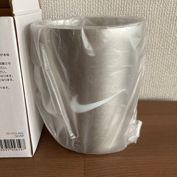【新品未使用】ナイキ 非売品 ステンレスサーモタンブラー