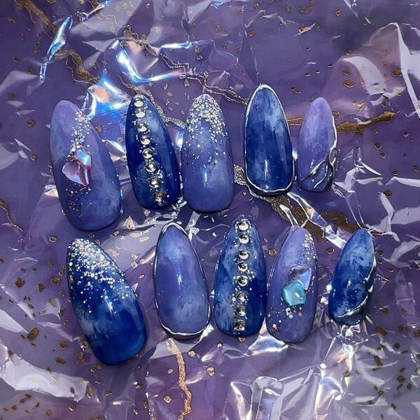 7 ネイルチップ ライラック ブルー ラメ ニュアンスネイル 寒色 梅雨ネイル 紫陽花ネイル 宇宙ネイル
