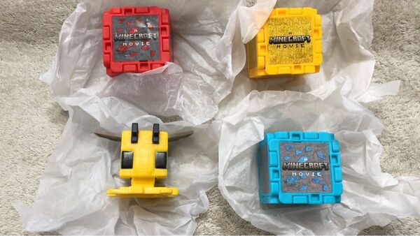 マクドナルド ハッピーセット マインクラフト第2弾全種4個セット ハチ レッドストーンブロック 金ブロック ダイアモンドブロック