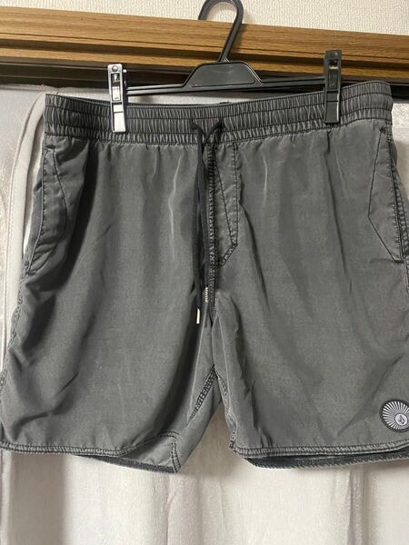 VOLCOM ハーフパンツ メンズ グレー XL