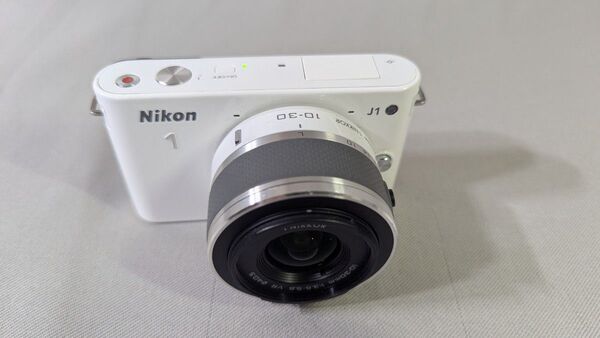 G30 NIKON J1 10-30 mmレンズキット 美品