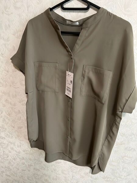 新品 ハニーズ ブラウスMサイズ