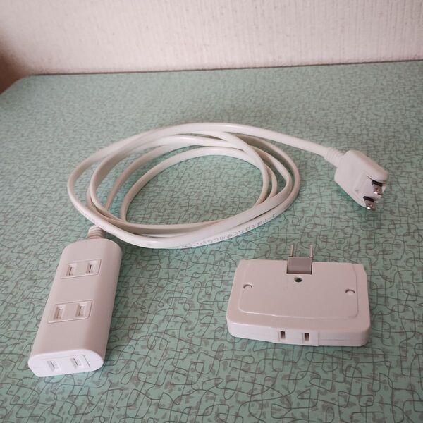 ELPA 扉付タップラン 延長コード 2m 3個口 ホワイト WBT-N3020B(W) エレコム コーナータップ 雷ガード付き