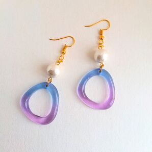 【ハンドメイド/即購入可】レジン グラデーション ブルー パープル 夏 春夏 パール ピアス イヤリング