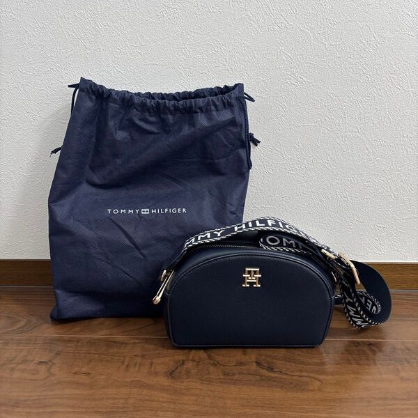 トミーヒルフィガー ショルダーバッグ
