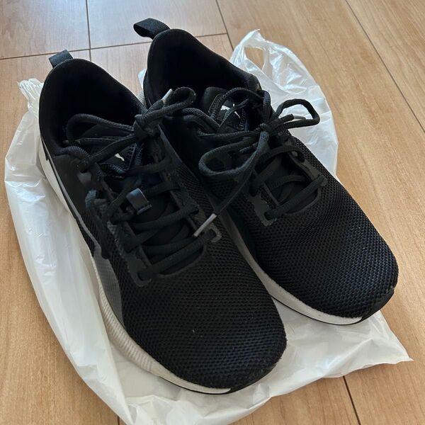 PUMA スニーカー シューズ