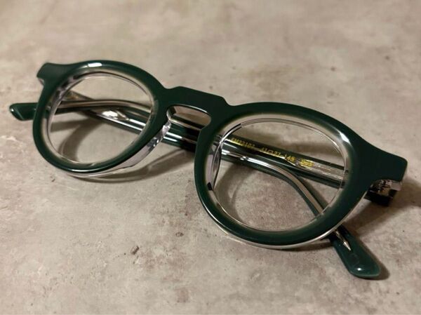 ダークグリーンボストン伊達メガネ サングラス ヴィンテージ風眼鏡 緑めがね レトロ メガネフレーム 男女兼用 新品未使用