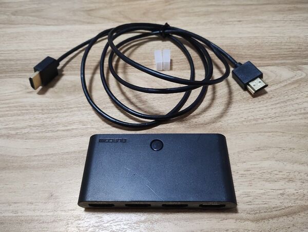 ★ELECOM / エレコム HDMIセレクター 3ポート/分配器 DH-SW31BK/E HDMI 金メッキ スリムケーブル付き