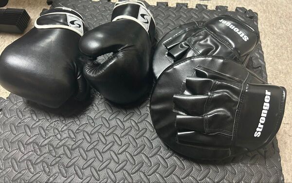 Stronger ボクシンググローブ ミット 10oz 黒