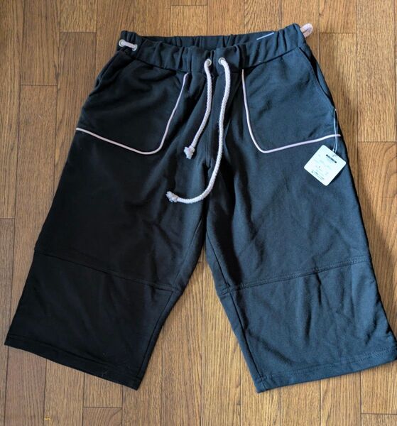 黒 ハーフパンツ ピンク紐