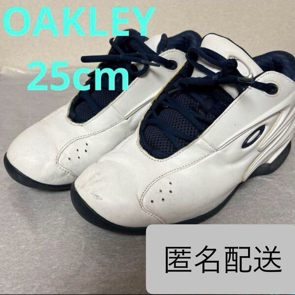 OAKLEY オークリー メンズ 紳士 シューズ スニーカー 靴 白 ロゴマーク入り 25㎝
