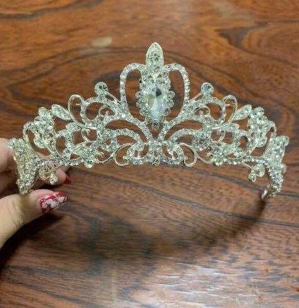 結婚式華やか定番王冠ティアララインストーンウエディング姫ヘッドドレスコスプレ