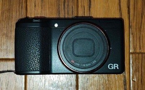 RICOH GR コンパクトデジタルカメラ シャッター回数1915回 互換バッテリ付き