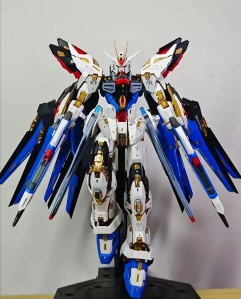 PIANXIN:MGEX サイズ1/100ストライクフリーダム 海外製 未使用未組み立てプラモデル
