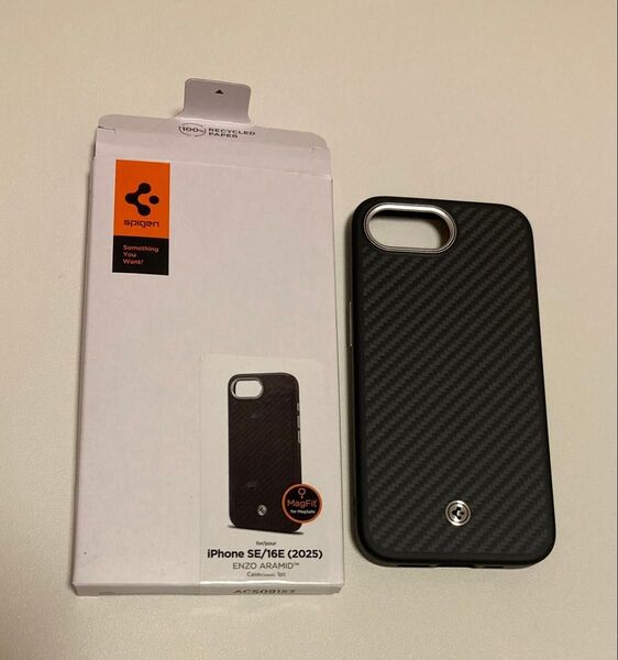 Spigen iPhone 16e ケース エンツォ・アラミド・マグフィット ACS09153 (マット・ブラック)